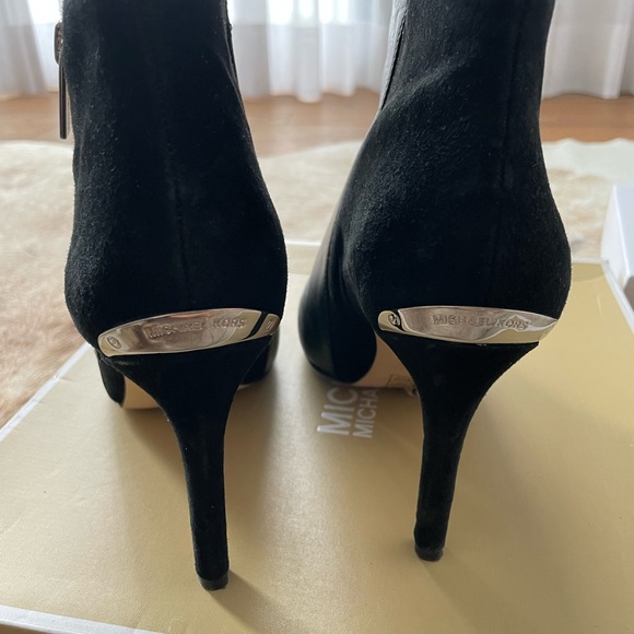 Michael Kors - Picture 2 of 3